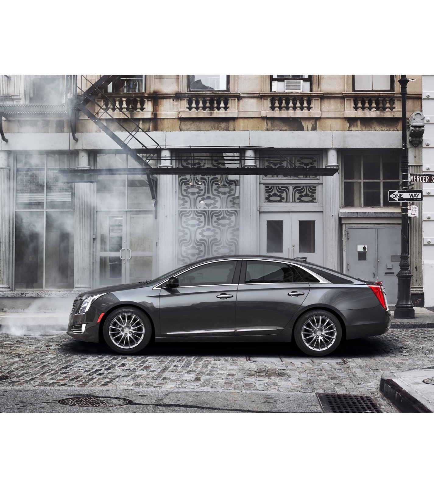 2016 Cadillac XTS Brochure Page 1